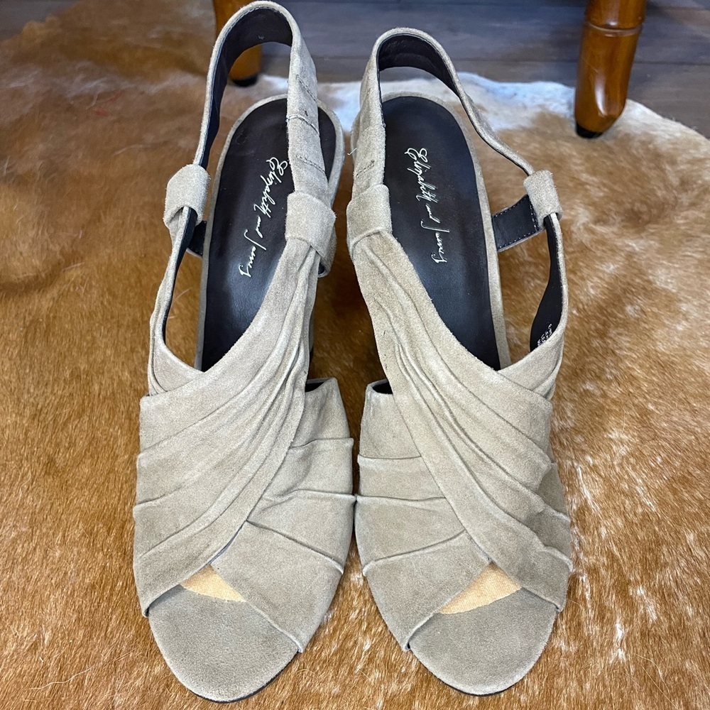 Elizabeth and James Olive Green Suede Slingback Heels. Size 8